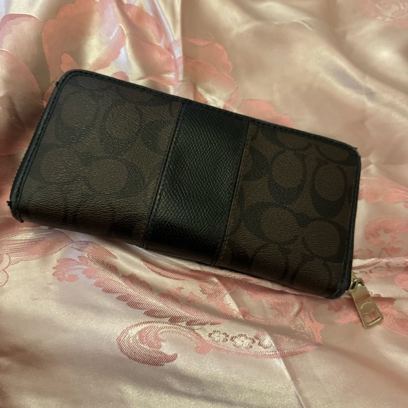 Coach Wallet - Picture 3 of 4